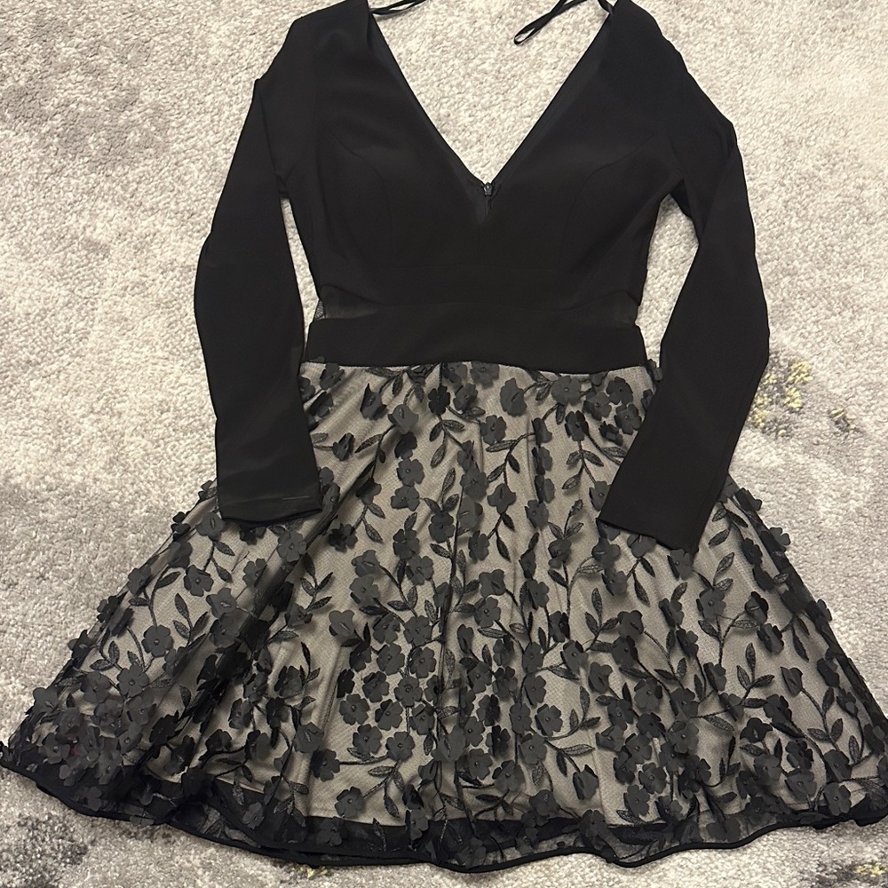 XSCAPE 6p size - Elegant Black Floral Lace Dress